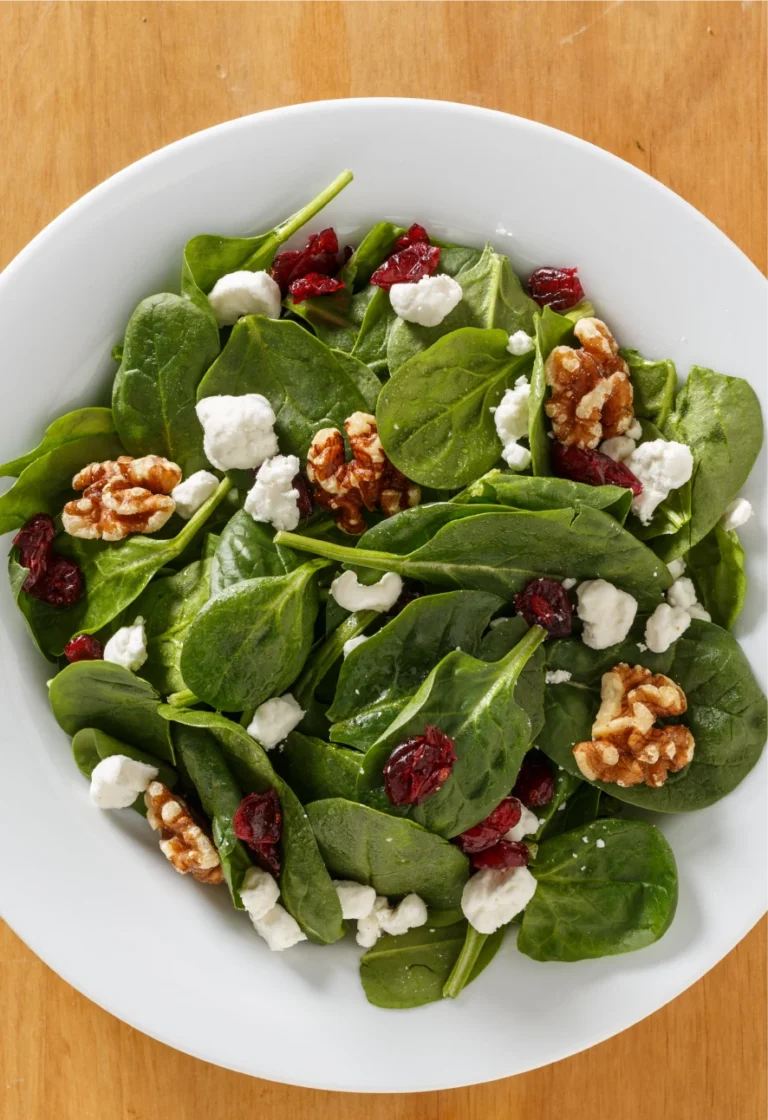 Salade automnale aux noix et sauce au miel